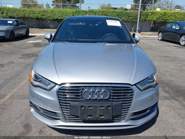 WAUUPBFF3GA156524 Audi A3