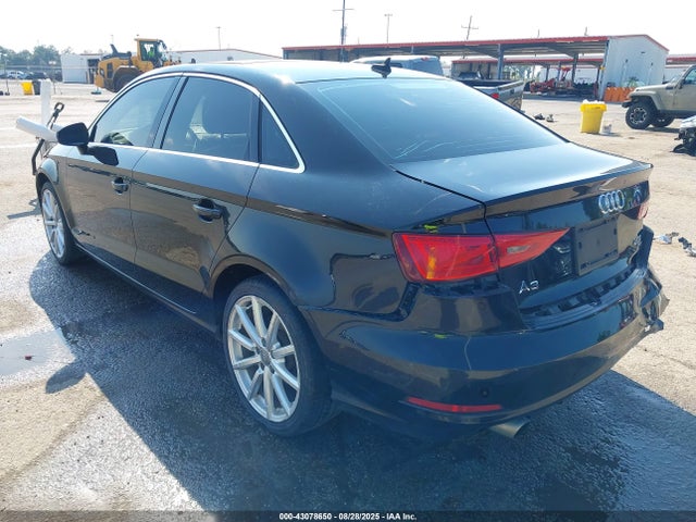 2015 AUDI A3 WAUBFGFF4F1019789 Photo 2