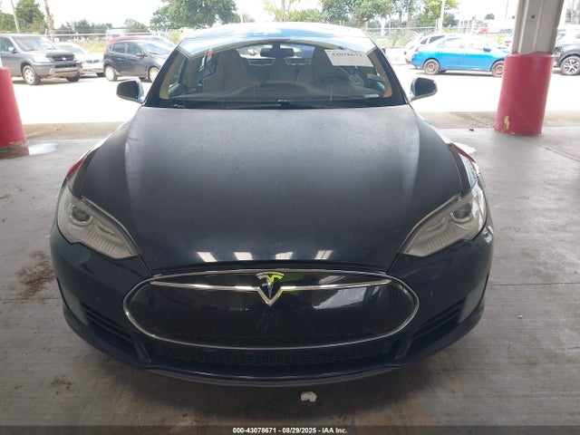 Продажа на аукционе авто 2013 Tesla Model S, vin: 5YJSA1AC8DFP10114, номер лота: 43078671