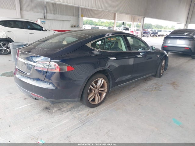 Продажа на аукционе авто 2013 Tesla Model S, vin: 5YJSA1AC8DFP10114, номер лота: 43078671