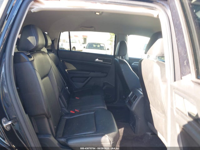 1V2LR2CAXJC527223 Volkswagen fsi