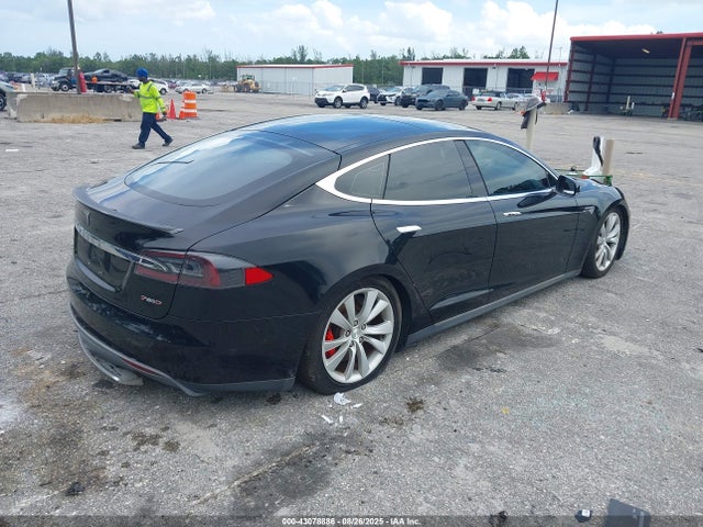 2015 TESLA MODEL S 5YJSA1H2XFFP68743 Photo 3