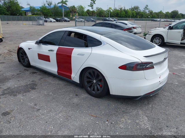 2015 TESLA MODEL S 5YJSA1H21FFP73989 Photo 2