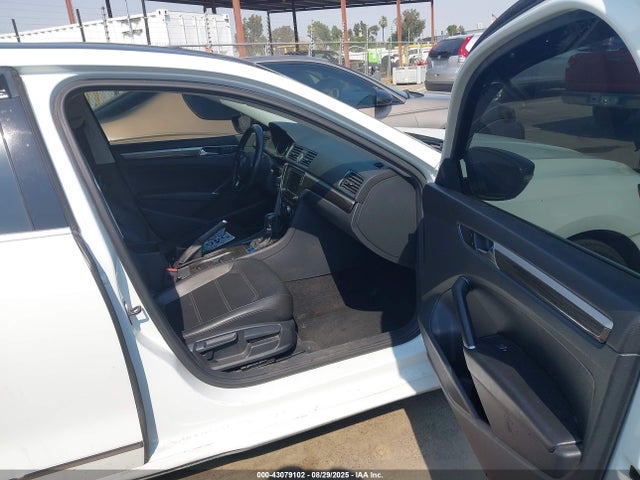 1VWBT7A30HC076035 Volkswagen 1.8 tsi