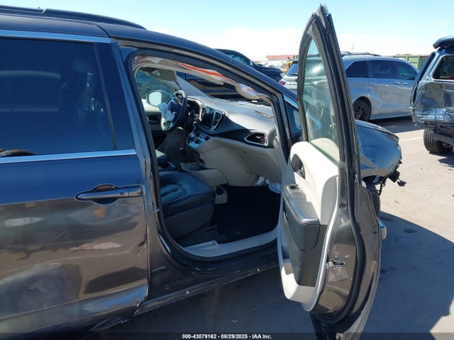 Chrysler 2022 2022 2C4RC1BG0NR145406 Image 5