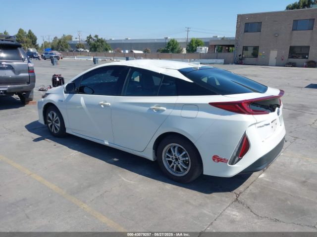 2017 TOYOTA PRIUS PRIME JTDKARFP5H3052989 Photo 2