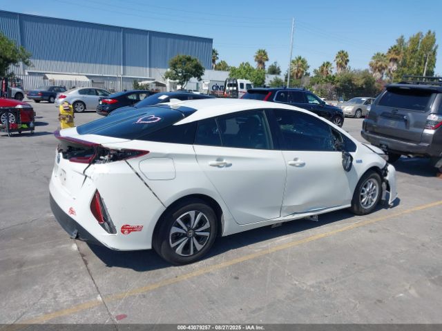 2017 TOYOTA PRIUS PRIME JTDKARFP5H3052989 Photo 3