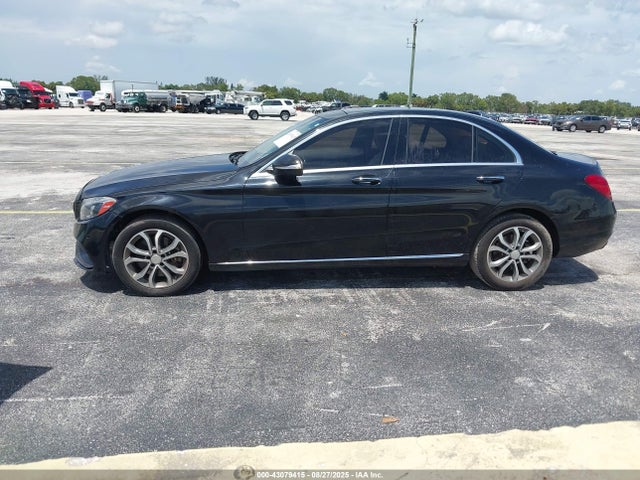 43079415 :رقم المزاد ، 55SWF4KB5FU031879 vin ، 2015 Mercedes-benz C 300 4matic/luxury 4matic/sport 4matic مزاد بيع