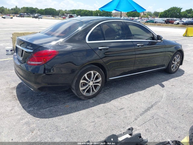 43079415 :رقم المزاد ، 55SWF4KB5FU031879 vin ، 2015 Mercedes-benz C 300 4matic/luxury 4matic/sport 4matic مزاد بيع