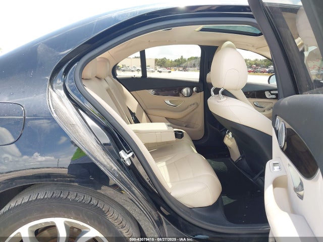 43079415 :رقم المزاد ، 55SWF4KB5FU031879 vin ، 2015 Mercedes-benz C 300 4matic/luxury 4matic/sport 4matic مزاد بيع