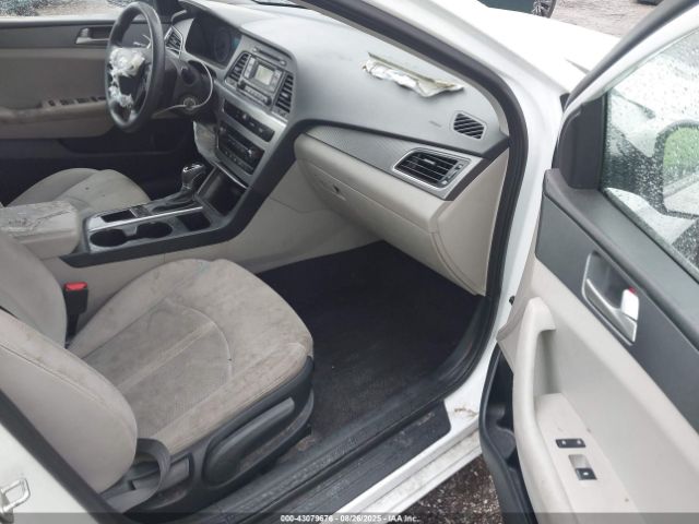 2017 HYUNDAI SONATA 5NPE24AFXHH557992 Photo 4