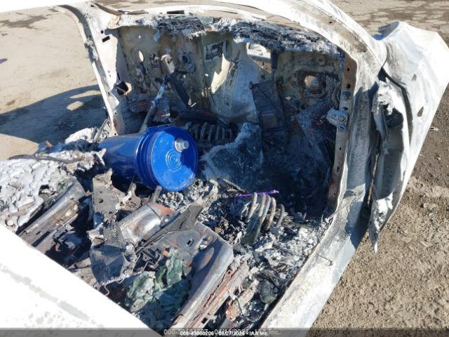 2021 TESLA MODEL Y 5YJYGDEE1MF076070 Photo 4