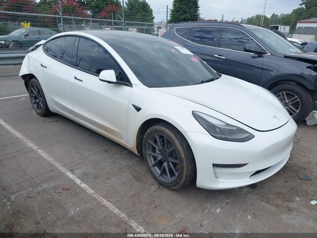 Tesla 2023 2023 5YJ3E1EAXPF397055 головне зображення