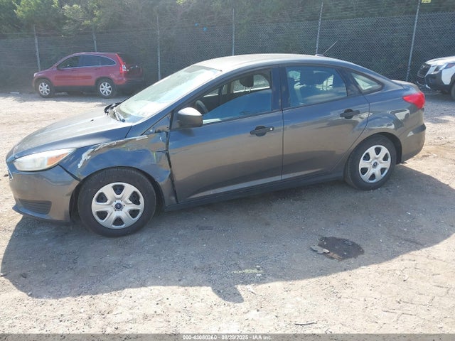 Ford 2015 2015 1FADP3E2XFL227122 Image 2