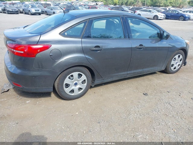 Ford 2015 2015 1FADP3E2XFL227122 Image 4