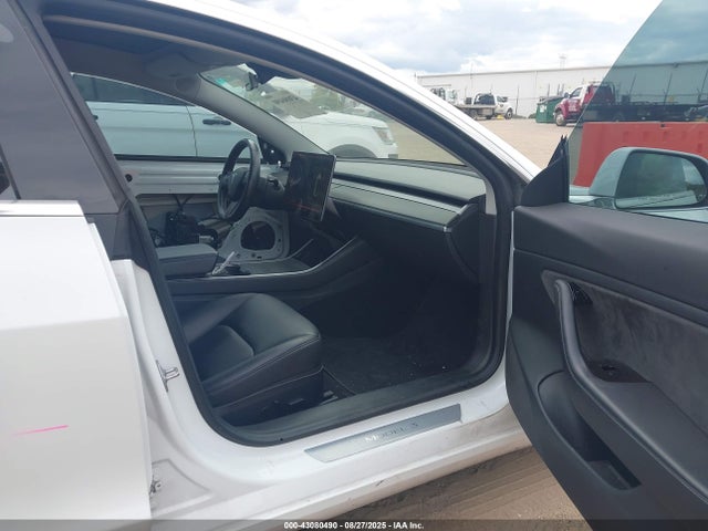 2018 TESLA MODEL 3 5YJ3E1EB7JF073884 Photo 4
