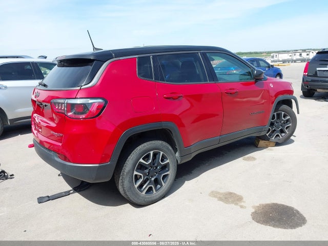 Jeep 2018 2018 3C4NJDDB3JT499791 Image 4