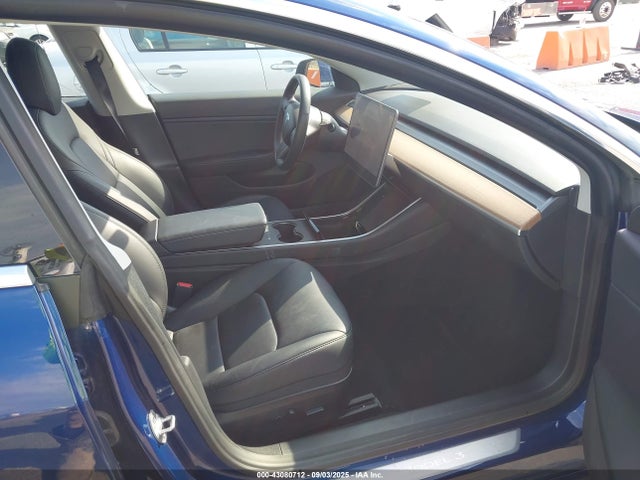 2020 TESLA MODEL 3 5YJ3E1EB3LF667195 Photo 4