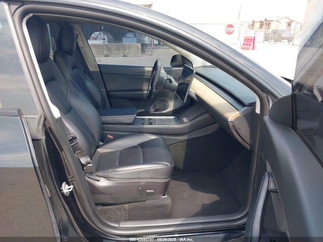 43080787 :رقم المزاد ، 5YJYGDEE1MF258528 vin ، 2021 Tesla Model Y Long Range Dual Motor All-wheel Drive مزاد بيع