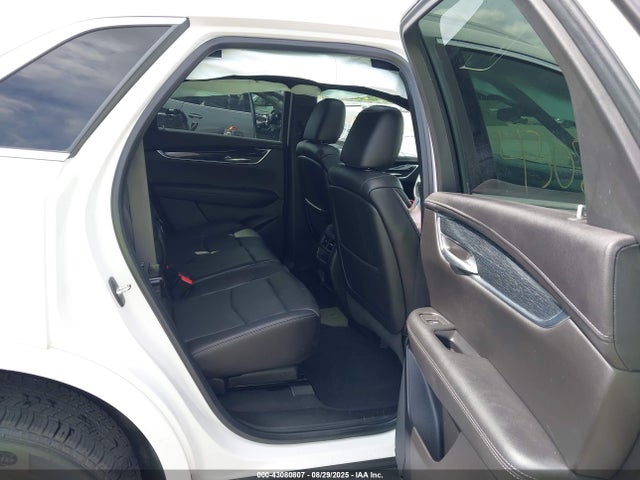 1GYKNCRS7LZ144171 Cadillac lgx