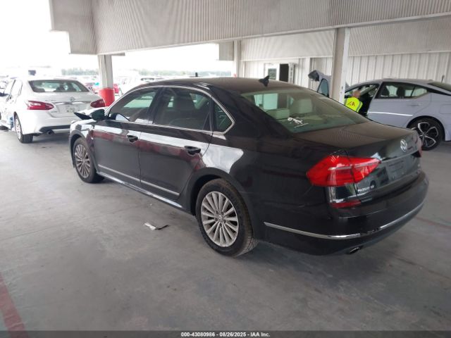 2016 VOLKSWAGEN PASSAT 1VWBS7A33GC048666 Photo 2