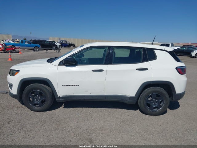Jeep Compass 2018 3C4NJCAB6JT263442 Image 14