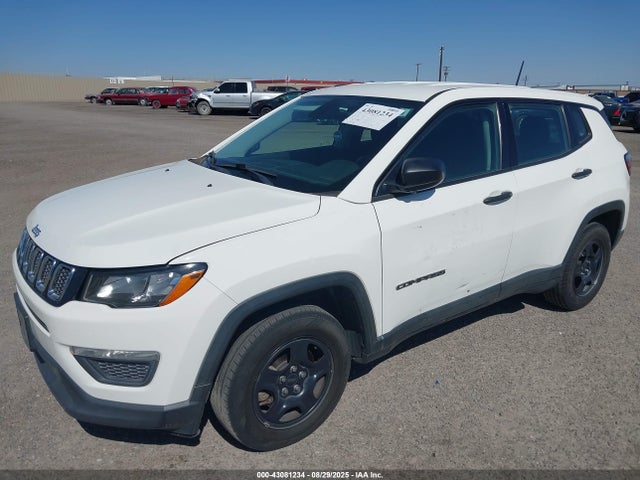 Jeep Compass 2018 3C4NJCAB6JT263442 Image 2