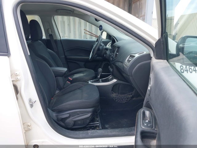 Jeep Compass 2018 3C4NJCAB6JT263442 Image 5