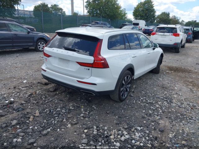 2021 VOLVO V60 CROSS COUNTRY YV4102WK8M1068102 Photo 3
