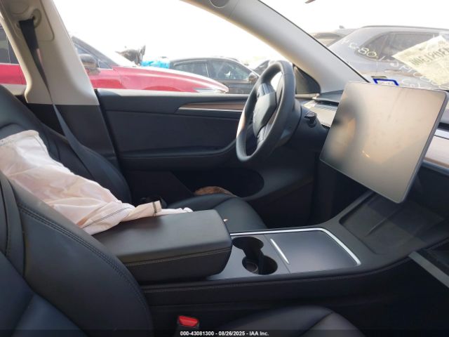 2023 TESLA MODEL Y 7SAYGDEFXPF711562 Photo 4