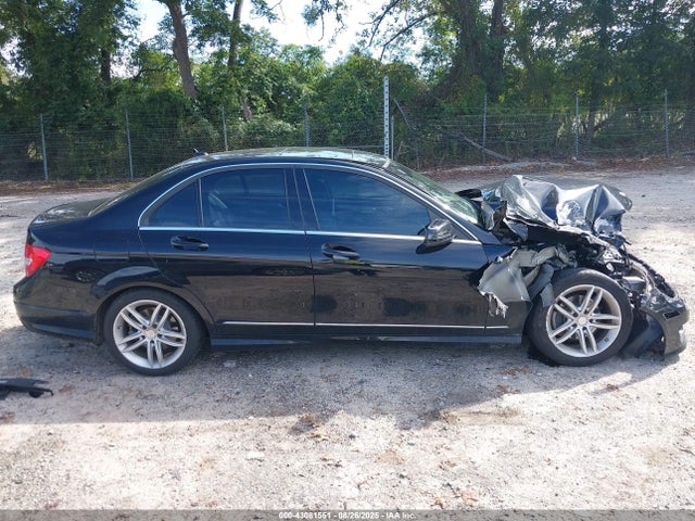 Продаж на аукціоні авто 2013 Mercedes-benz C 250 Sport, vin: WDDGF4HB9DR247177, номер лоту: 43081551