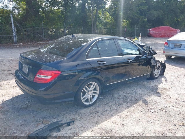 Продаж на аукціоні авто 2013 Mercedes-benz C 250 Sport, vin: WDDGF4HB9DR247177, номер лоту: 43081551