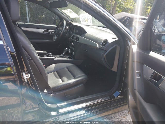 Продаж на аукціоні авто 2013 Mercedes-benz C 250 Sport, vin: WDDGF4HB9DR247177, номер лоту: 43081551
