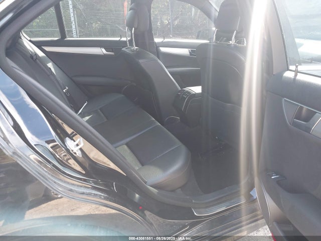 Продаж на аукціоні авто 2013 Mercedes-benz C 250 Sport, vin: WDDGF4HB9DR247177, номер лоту: 43081551