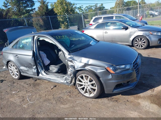 2015 AUDI A3 WAUBFGFF4F1113185 Photo 0