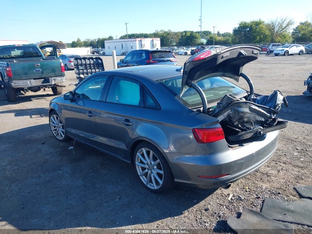2015 AUDI A3 WAUBFGFF4F1113185 Photo 2