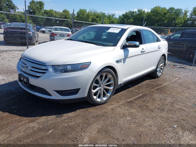Ford Taurus 2015 1FAHP2F85FG202457 Image 2