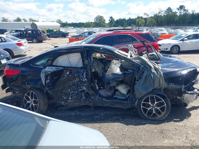Ford Focus 2016 1FADP3F25GL403297 Image 13