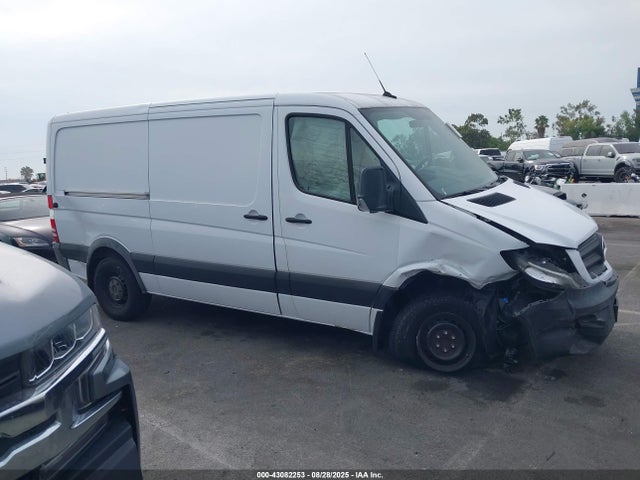 WD3PE7CD7JP615770 Mercedes-Benz mg5+mh5 with brake assist
