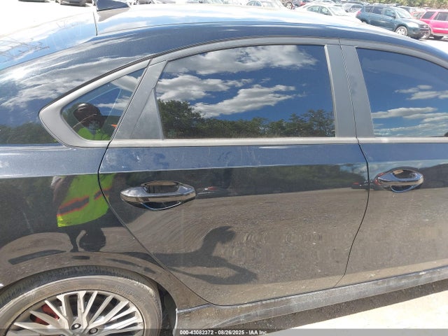 2023 Kia Forte Gt-line მანქანა იყიდება აუქციონზე, vin: 3KPF54AD8PE560676, აუქციონის ნომერი: 43082372