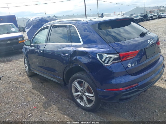 2022 AUDI Q3 WA1DECF31N1075839 Photo 2