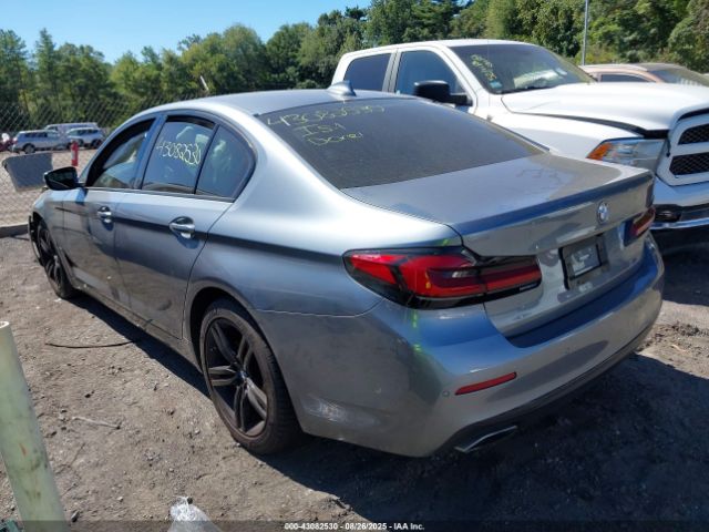 2022 BMW 530 WBA13BJ08NWX56540 Photo 2