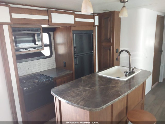 4YDT31628F1530803 Keystone keystone