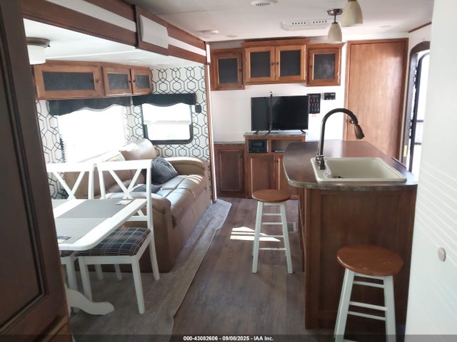 4YDT31628F1530803 Keystone keystone