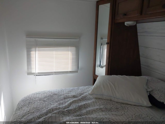 4YDT31628F1530803 Keystone keystone