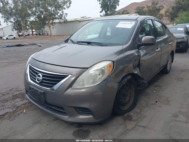 3N1CN7APXEK440605 Nissan 2014