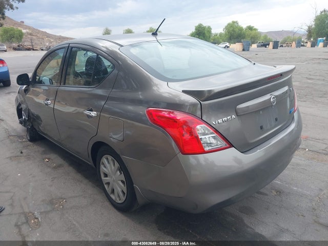 3N1CN7APXEK440605 Nissan 2014