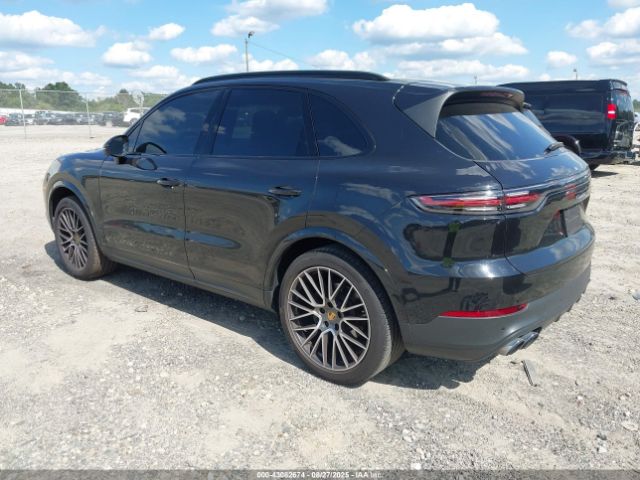 2022 PORSCHE CAYENNE WP1AA2AY5NDA02844 Photo 2