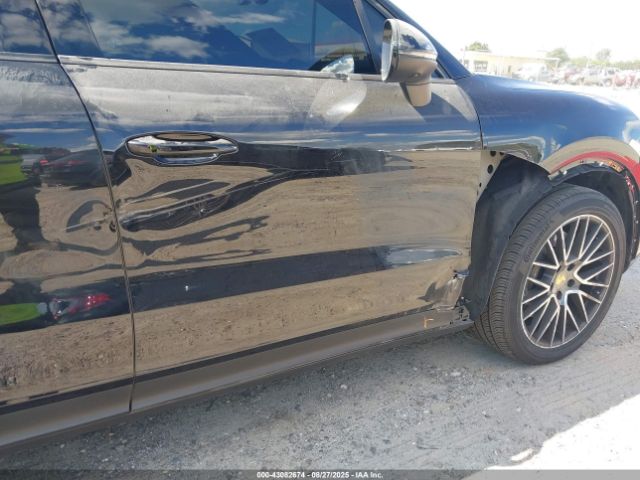 2022 PORSCHE CAYENNE WP1AA2AY5NDA02844 Photo 5