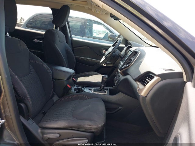 1C4PJLCS0GW275059 Jeep Cherokee
